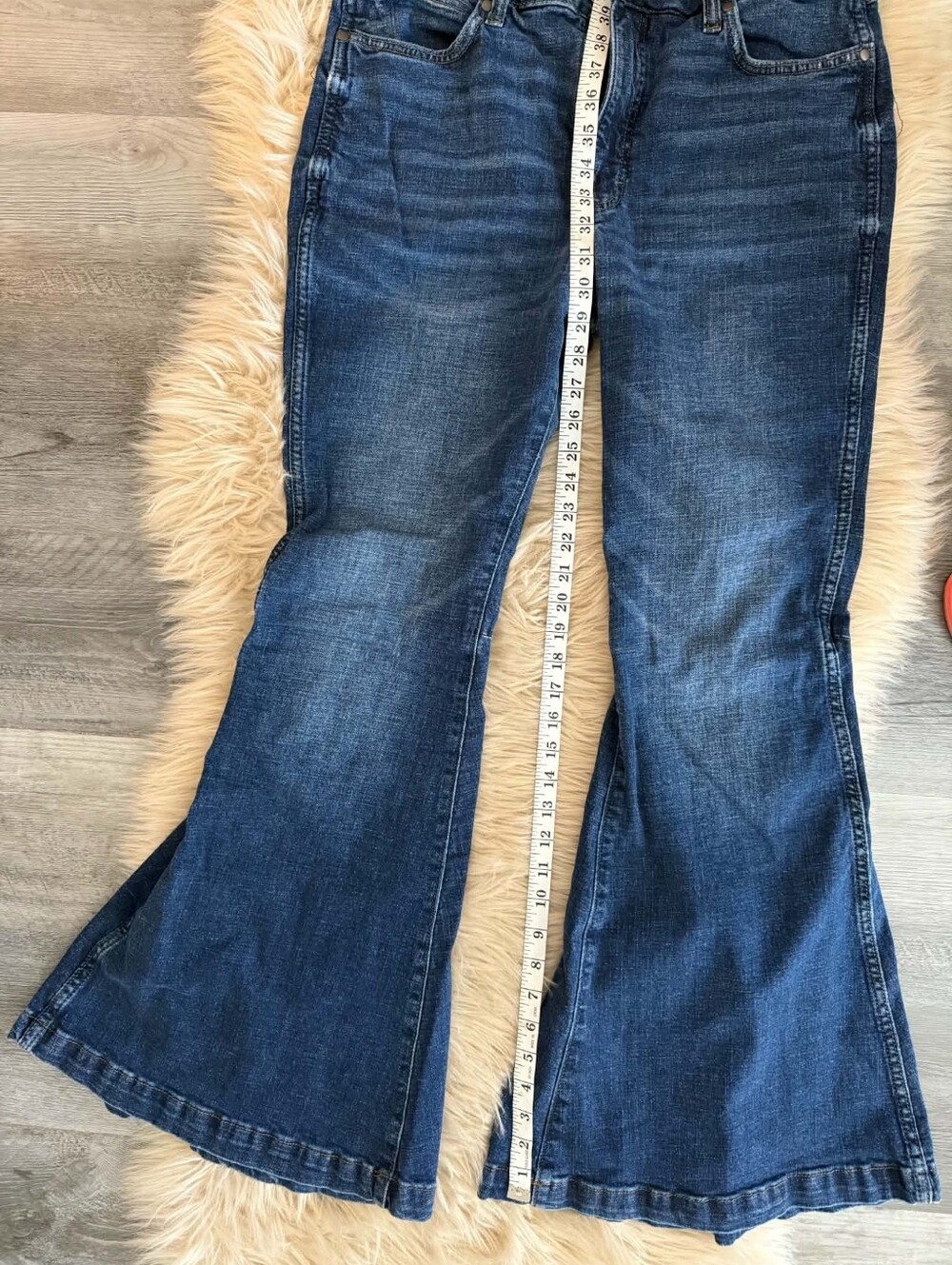 Wrangler High Rise Flare Jeans Medium Wash 32" X 34" - Picture 4 of 9